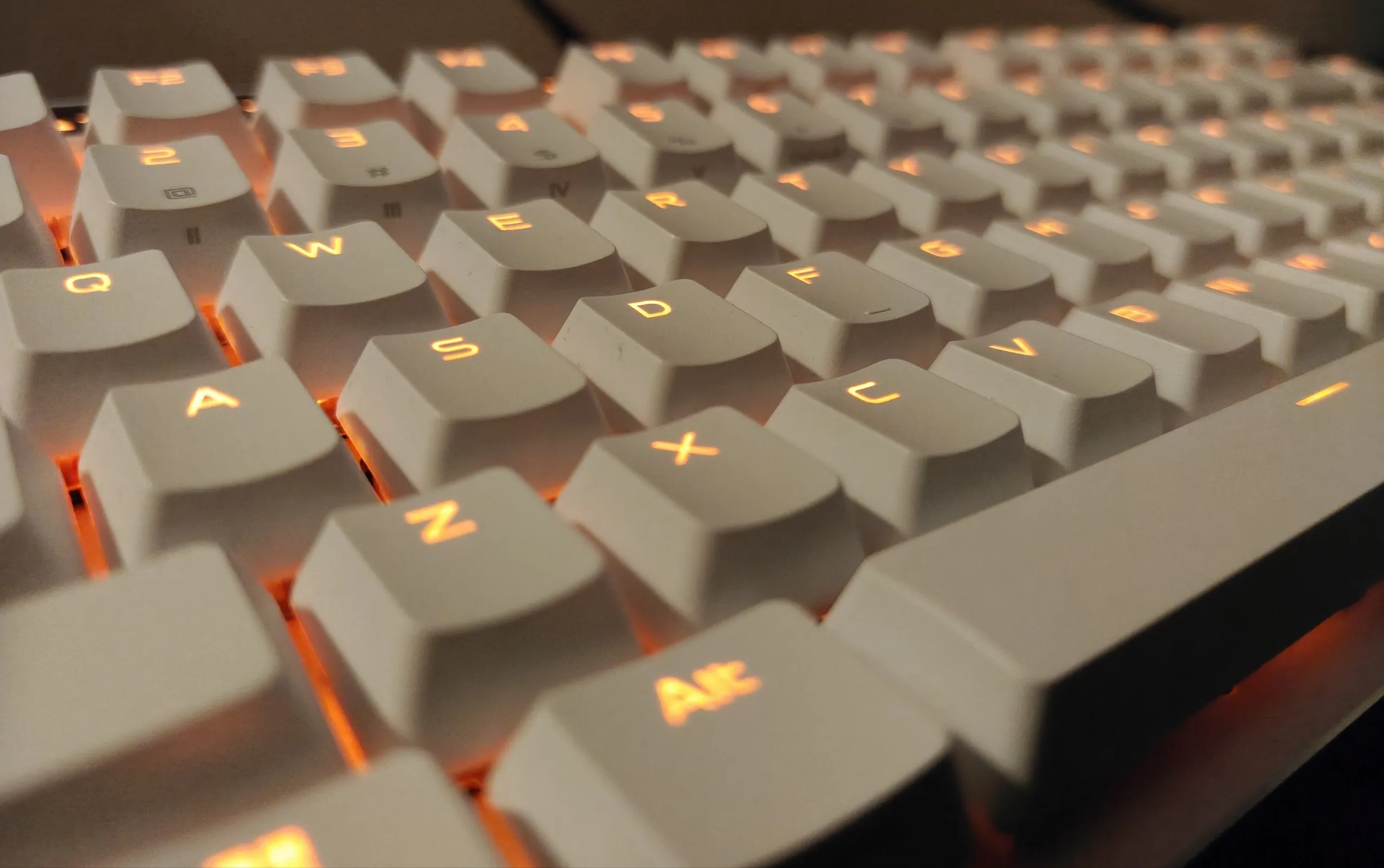 ASUS ROG Falchion Ace 75 HE